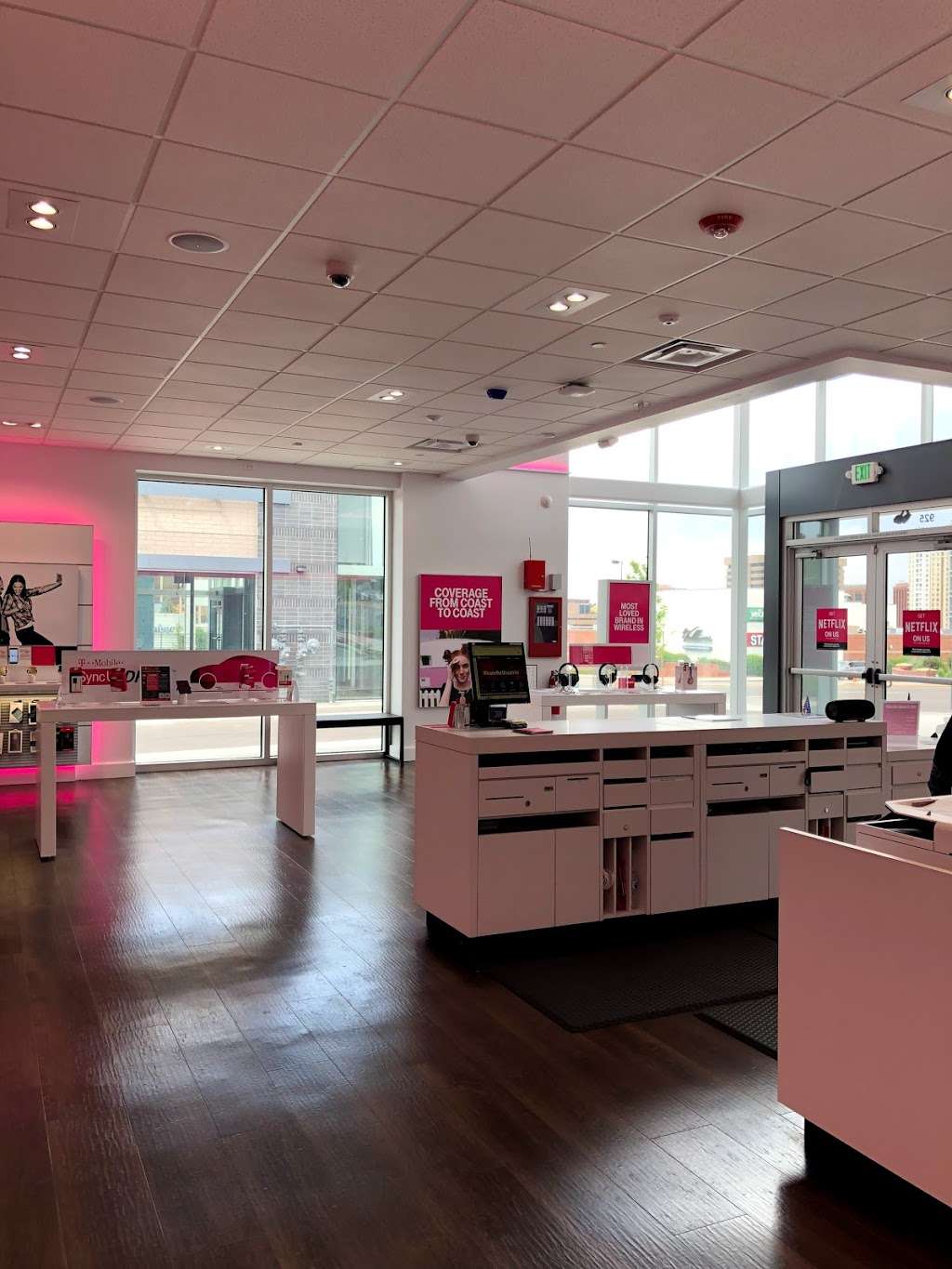 T-Mobile | 925 S Colorado Blvd, Denver, CO 80246, USA | Phone: (720) 506-5568