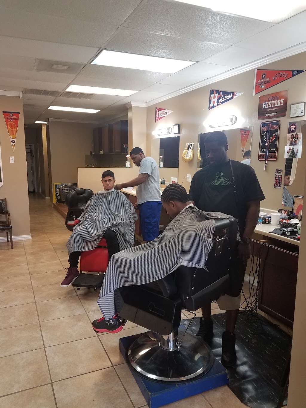 CHOPPIN BOYZ UP BARBER SHOP | 7349 Alabonson Rd, Houston, TX 77088, USA | Phone: (713) 351-9854