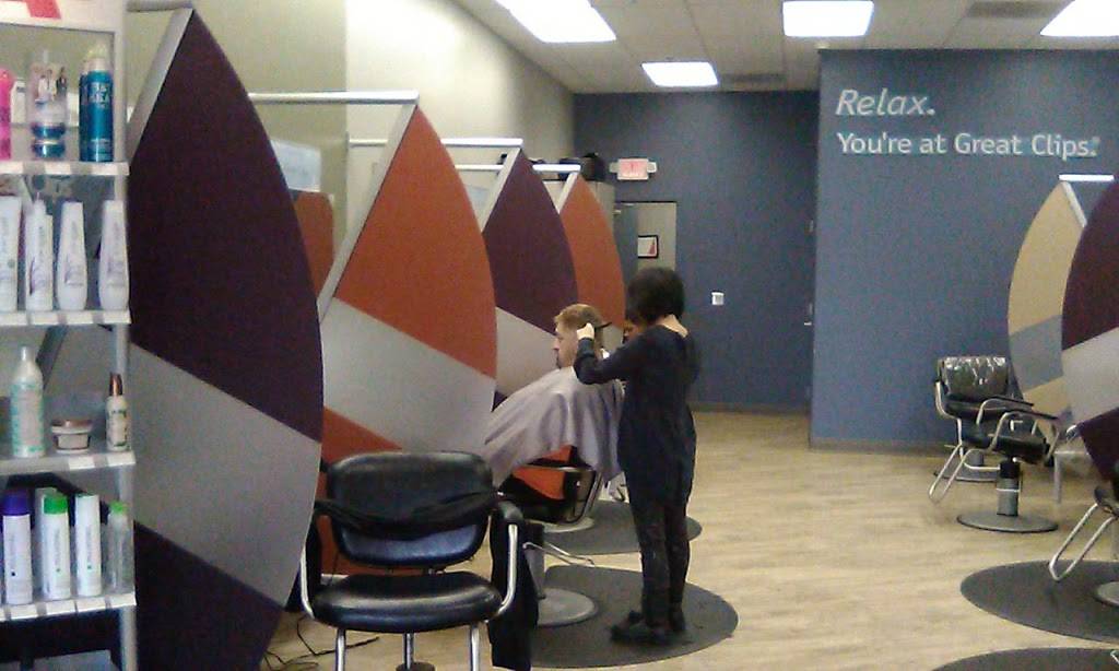 Great Clips | 1960 Buerkle Rd, White Bear Lake, MN 55110, USA | Phone: (651) 340-0506