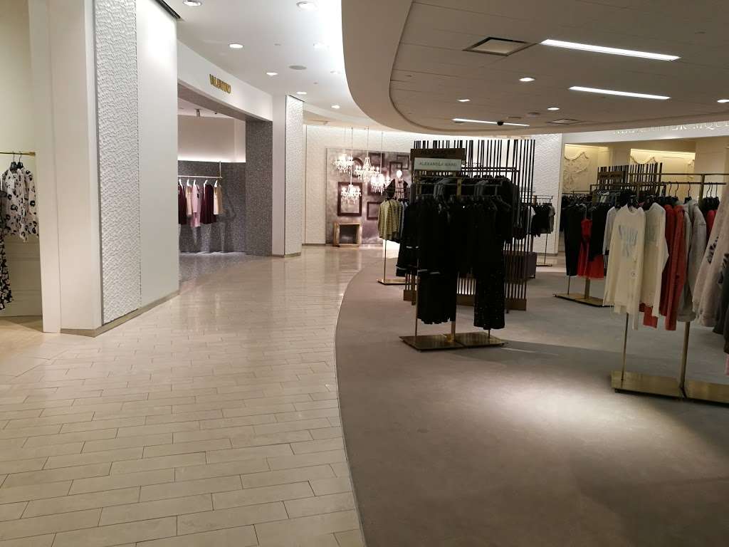 Saks Fifth Avenue | 800 Boylston St, Boston, MA 02199, USA | Phone: (617) 262-8500