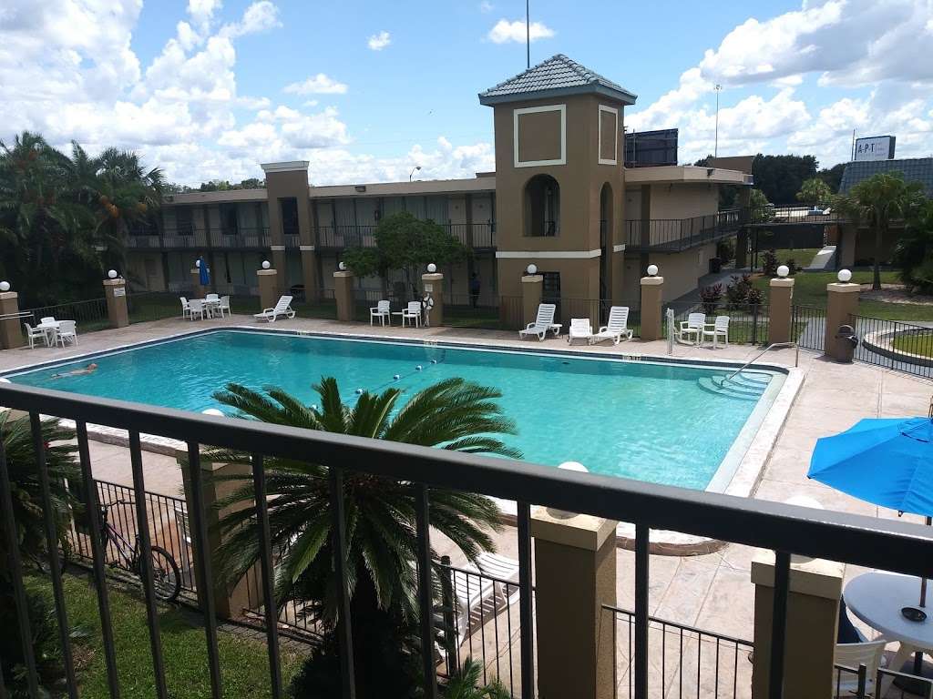 A-P-T Suites | 4645 N Socrum Loop Rd, Lakeland, FL 33809, USA | Phone: (863) 858-1411