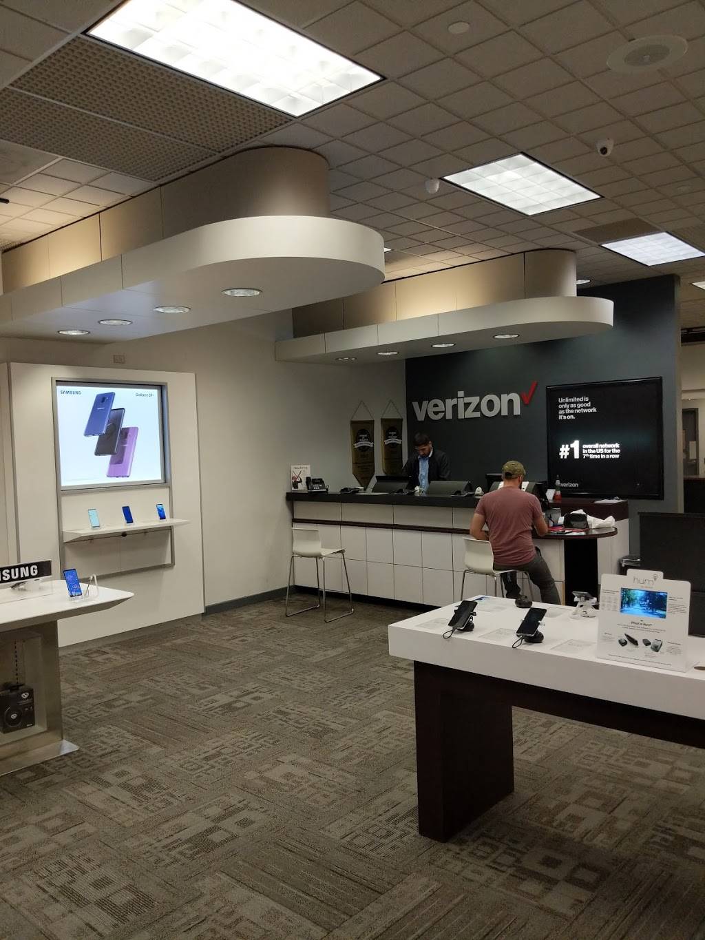 Verizon Authorized Retailer – Victra | 5000 S Arizona Mills Cir #350, Tempe, AZ 85282, USA | Phone: (480) 730-3401