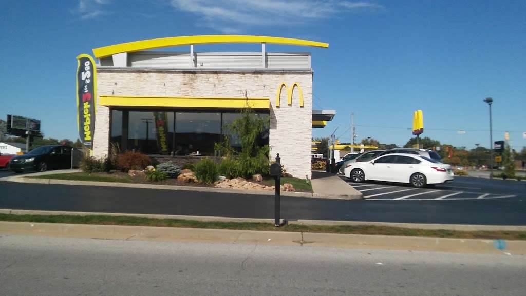 McDonalds | 10747 E US-36, Avon, IN 46123, USA | Phone: (317) 271-8530