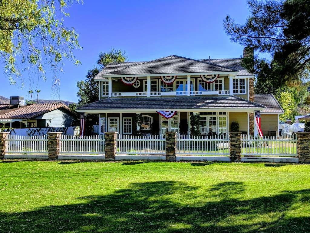 Candy Cane Lane House | 610 W Moon Valley Dr, Phoenix, AZ 85023, USA