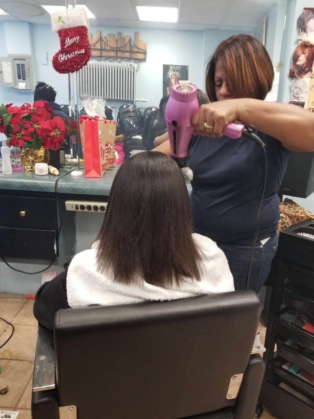 Tairis Beauty Salon | 824 E 149th St #3, The Bronx, NY 10455, USA | Phone: (718) 993-9408