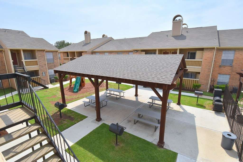 Brookmore Hollow Apartments | 810 Brooks Ave, Rosenberg, TX 77471, USA | Phone: (281) 299-0603