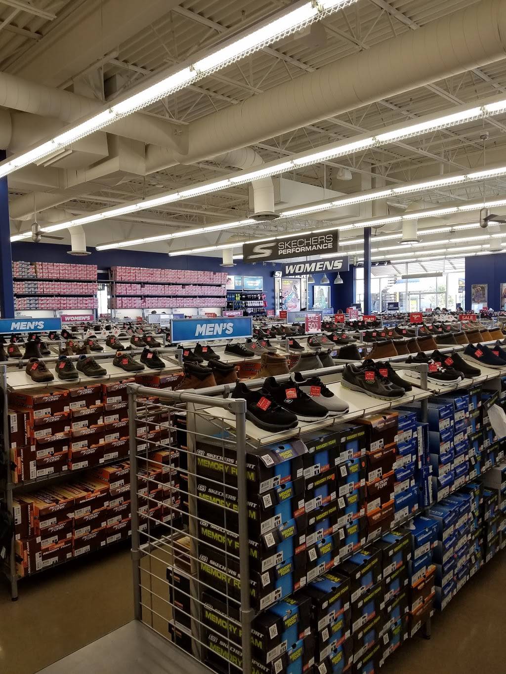 SKECHERS Warehouse Outlet | 2910 W Loop 289 #205, Lubbock, TX 79407, USA | Phone: (806) 785-1530