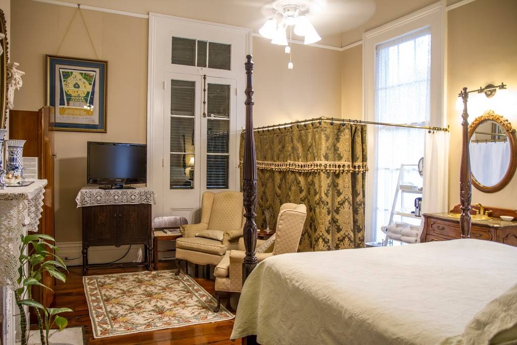 Ashtons Bed and Breakfast | 2023 Esplanade Ave, New Orleans, LA 70116, USA | Phone: (504) 942-7048