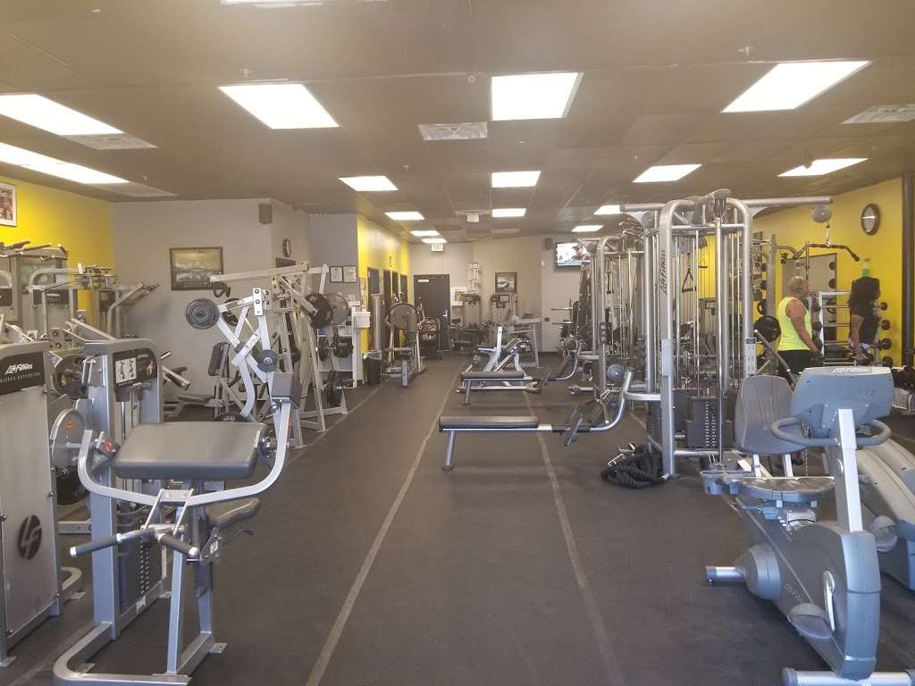 Muscle + Hardbodies Gym | 4600 W Craig Rd #101, North Las Vegas, NV 89032, USA | Phone: (702) 399-1114