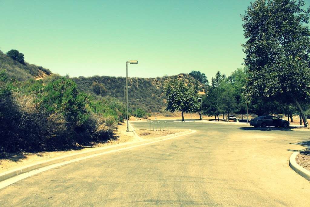 Challenger Park Trailhead | 105 Challenger Park Rd, Simi Valley, CA 93065, USA | Phone: (805) 584-4400