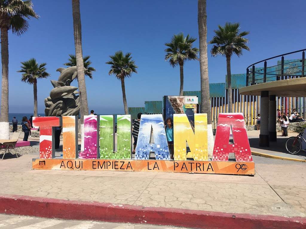 El Muro en la Playa, Tijuana | Faro, Monumental, Tijuana, B.C.