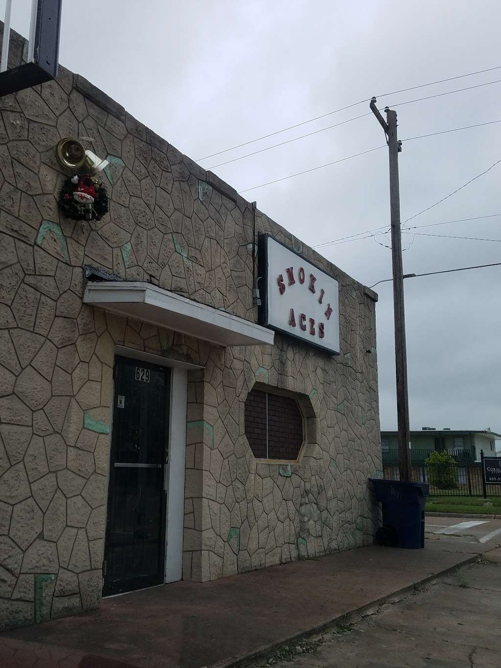 Smokin Aces | 629 5th Ave N, Texas City, TX 77590, USA