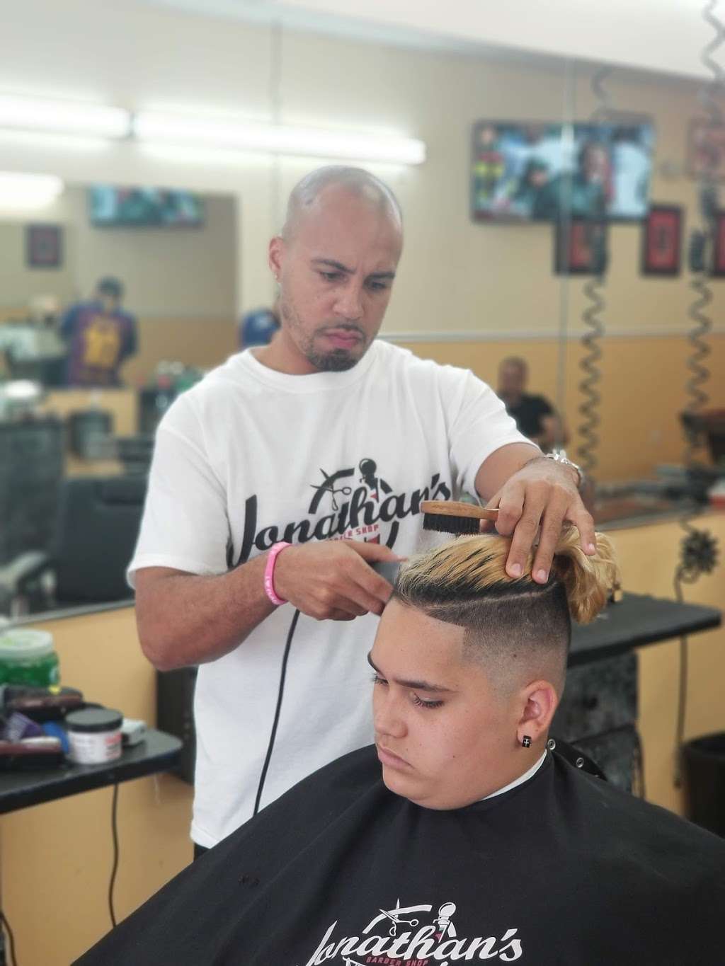 Jonathans barbershop | 2851 w 68st suite 11, Hialeah, FL 33018, USA | Phone: (786) 409-5863