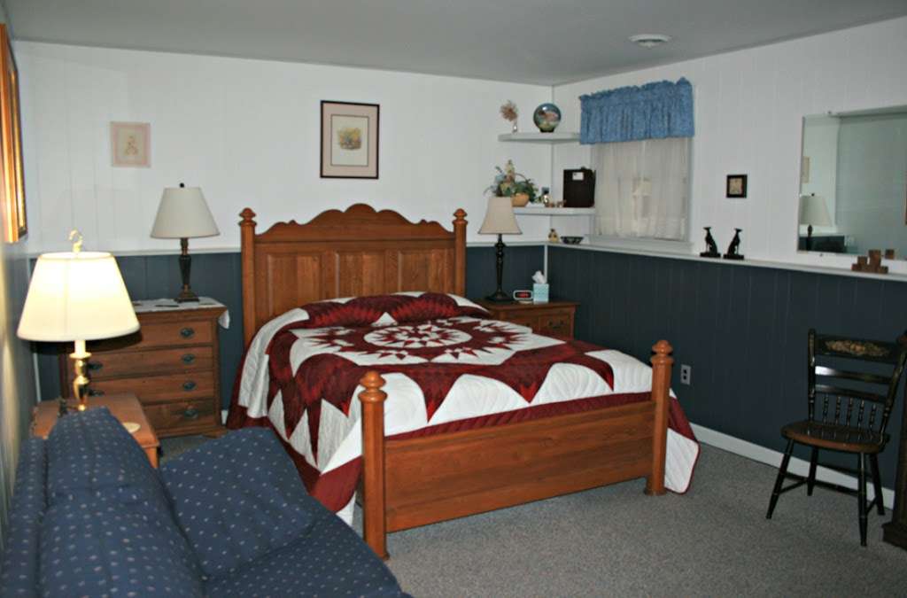 Carriage Corner Bed and Breakfast | 3705 E Newport Rd, Gordonville, PA 17529, USA | Phone: (717) 768-3059