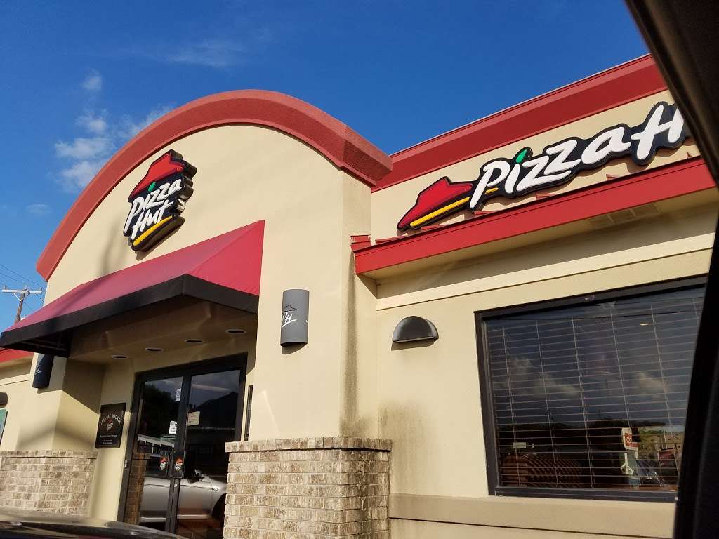 Pizza Hut | 1530 Pat Booker Rd, Universal City, TX 78148, USA | Phone: (210) 658-5481