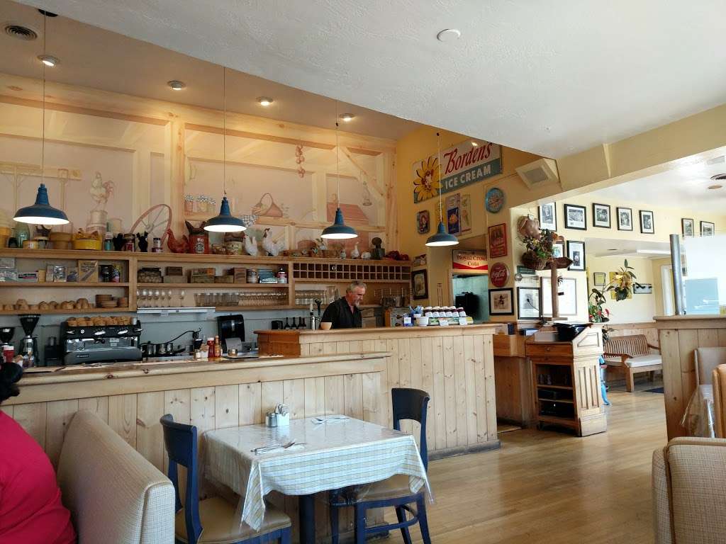 Dipsea Cafe | 200 Shoreline Hwy, Mill Valley, CA 94941, USA | Phone: (415) 381-0298