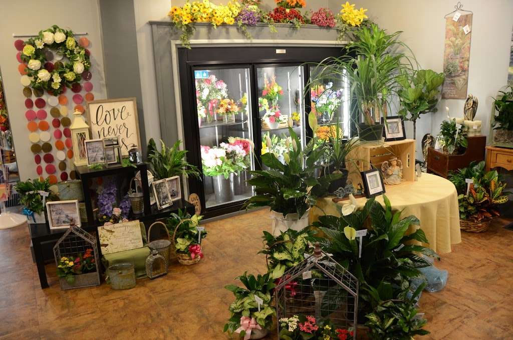 Cossairt Florist | 139 W Boggstown Rd, Shelbyville, IN 46176, USA | Phone: (317) 398-9316