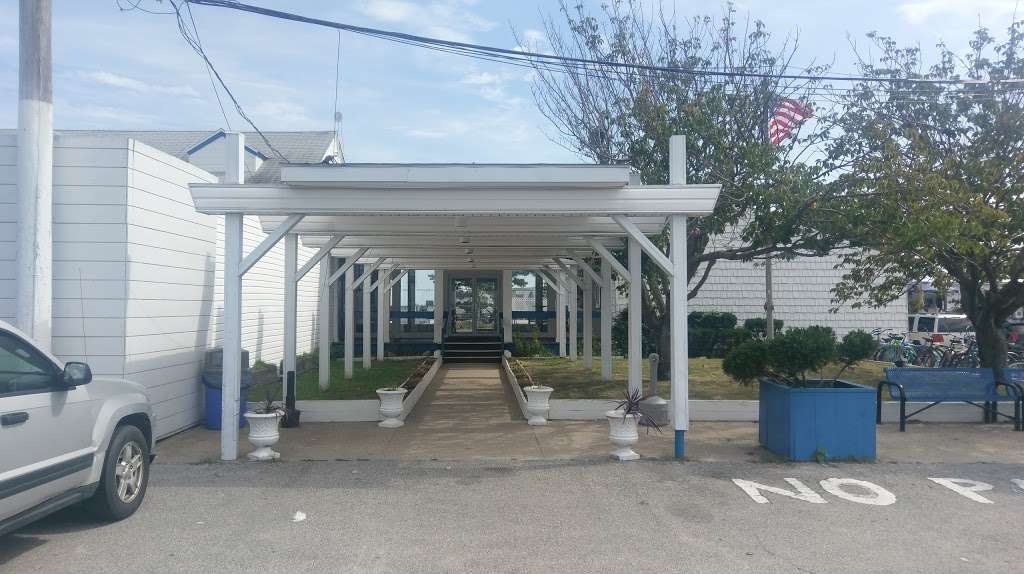 Breezy Point Surf Club | 1 Beach 227th St, Breezy Point, NY 11697, USA | Phone: (718) 634-2500