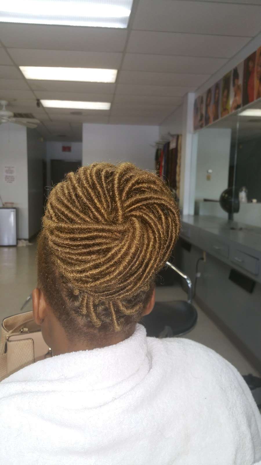 Jocelyne African Hair Braiding | 320 E Belt Line Rd #104, DeSoto, TX 75115, USA | Phone: (214) 516-8856