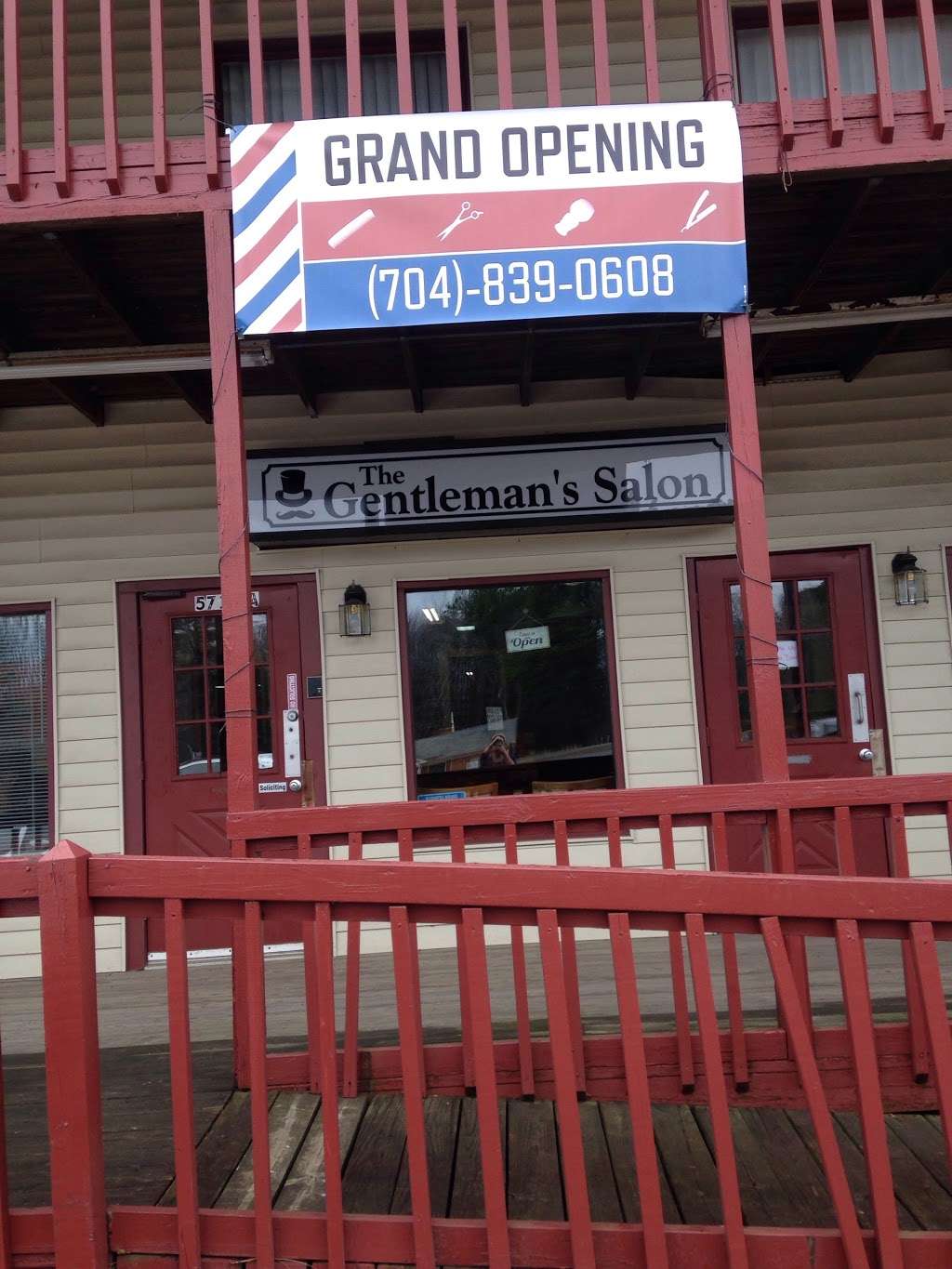 The Gentlemans Salon | 5719 US-74, Indian Trail, NC 28079, USA | Phone: (704) 839-0608