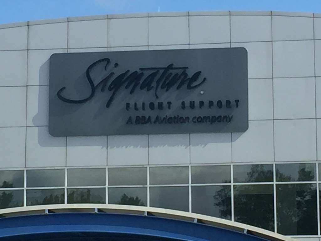 Signature Flight Support TEB South - Teterboro Airport | 101 Charles A. Lindbergh Dr., Teterboro, NJ 07608, USA | Phone: (201) 288-3555