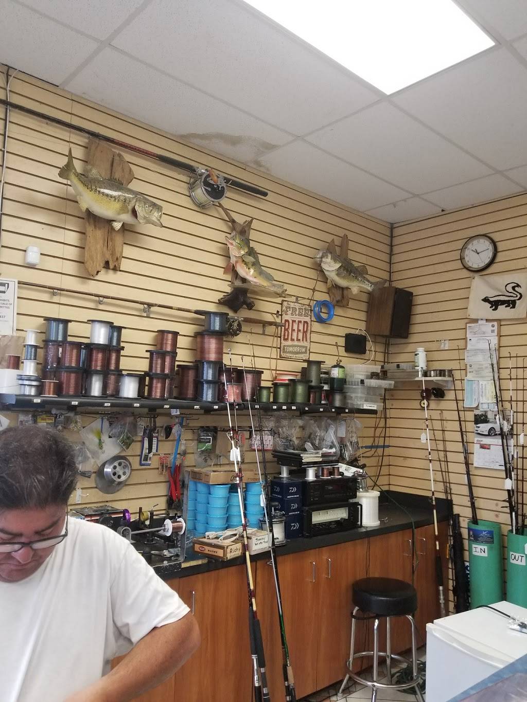 Iggies Bait & Tackle | 1795 W 8th Ave, Hialeah, FL 33010, USA | Phone: (305) 805-3366