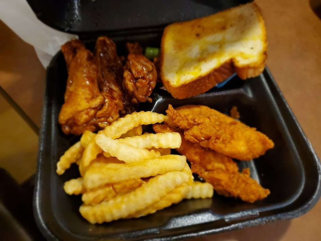 Zaxbys Chicken Fingers & Buffalo Wings | 2201 W Franklin Blvd, Gastonia, NC 28052, USA | Phone: (980) 888-4426