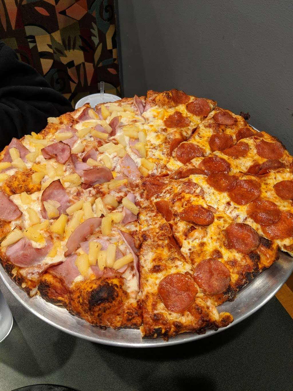 Round Table Pizza | 732 N Brea Blvd, Brea, CA 92821, USA | Phone: (714) 671-2821