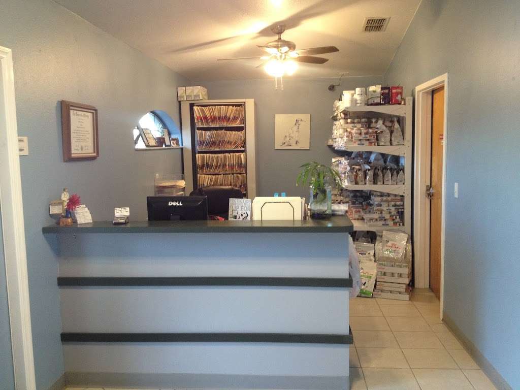 Silver Springs Shores Animal Hospital | 7121 SE Maricamp Rd, Ocala, FL 34472, USA | Phone: (352) 687-3866