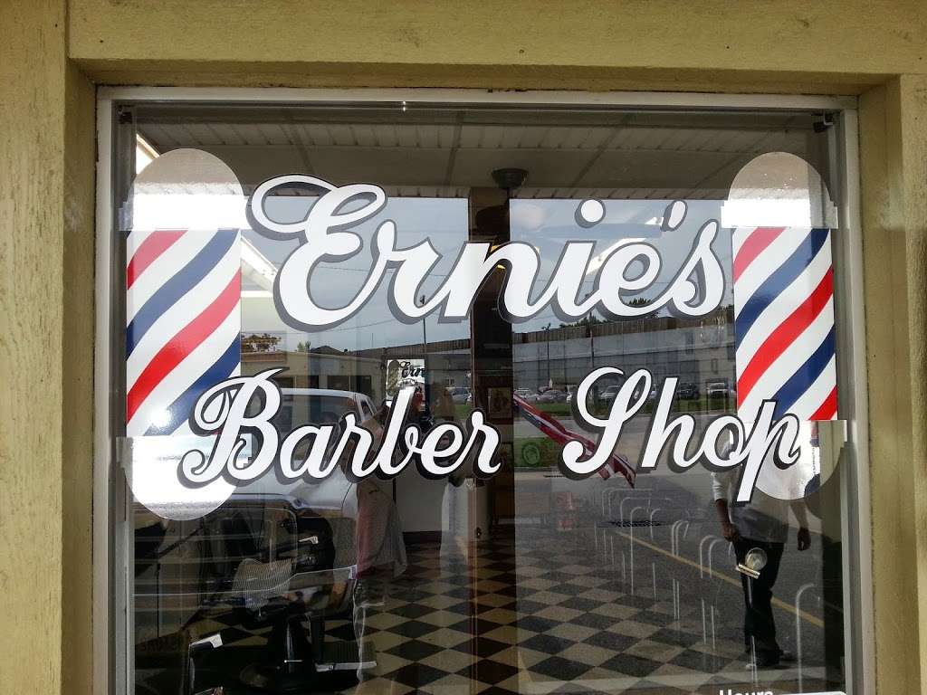 Ernies Barber Shop | 1008 E Santa Fe St, Olathe, KS 66061, USA | Phone: (913) 764-1087