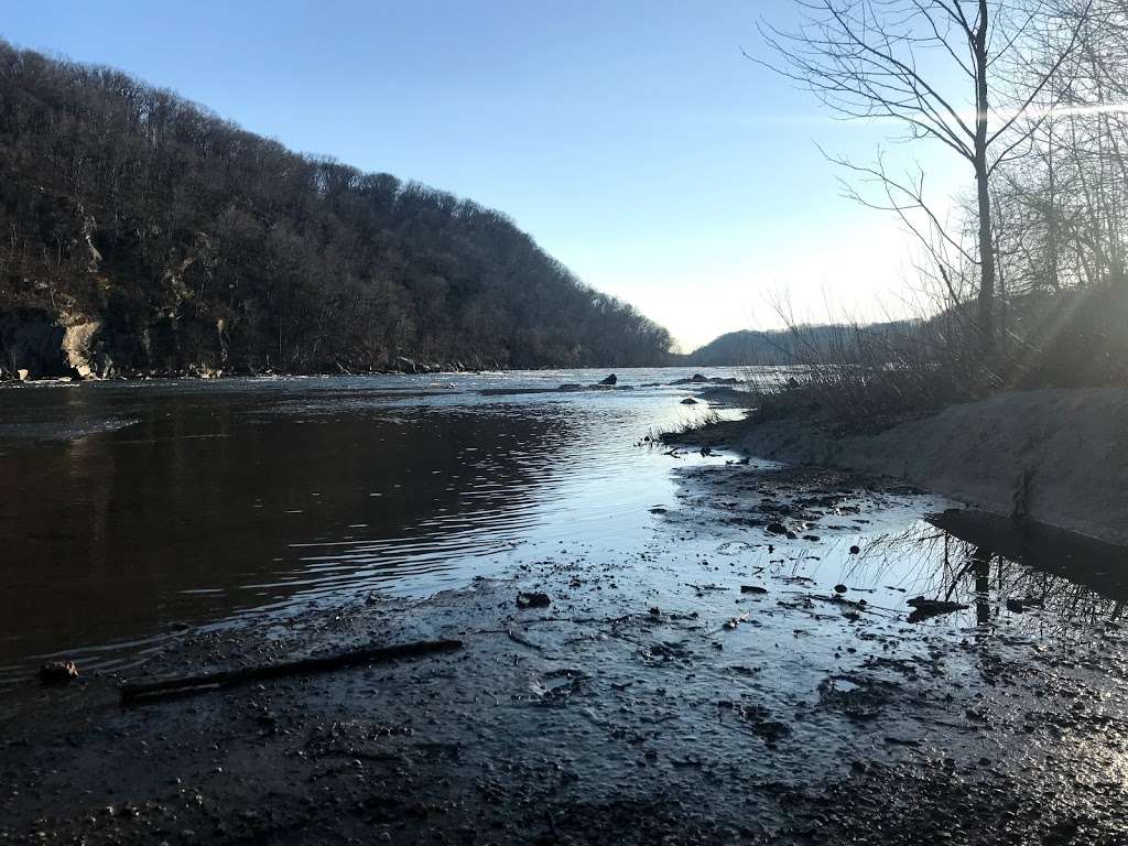 Public Parking | Shenandoah St, Harpers Ferry, WV 25425, USA