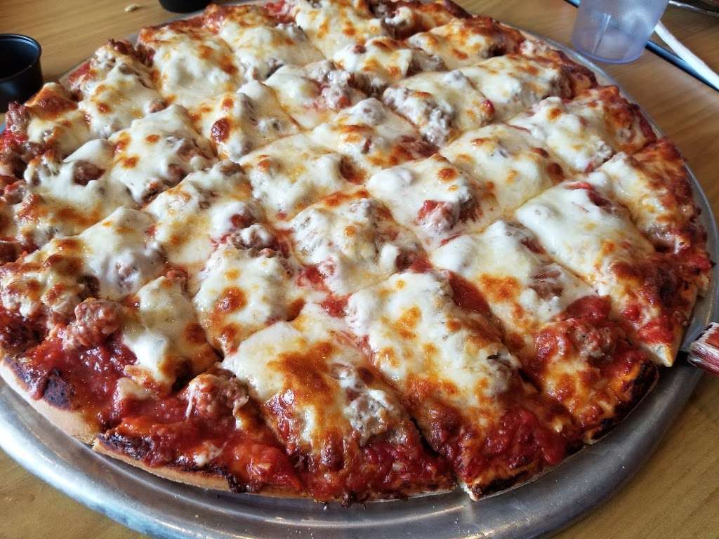 Beggars Pizza | 10240 Central Ave, Oak Lawn, IL 60453, USA | Phone: (708) 499-0505