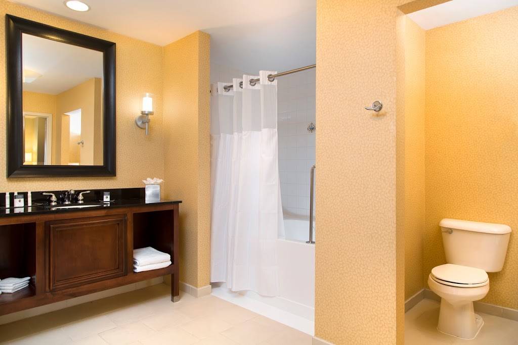 DoubleTree Suites by Hilton Hotel Lexington | 2601 Richmond Rd, Lexington, KY 40509, USA | Phone: (859) 268-0060