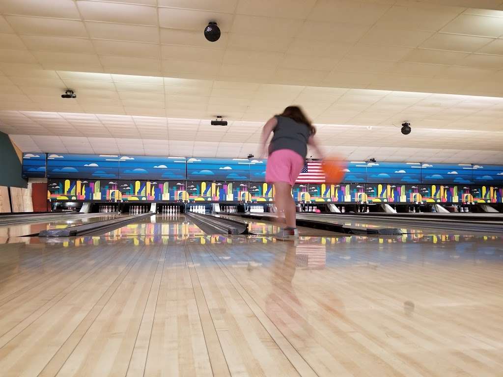 Sunshine Bowling Center | 10809 E U.S. Highway 136, Indianapolis, IN 46234, USA | Phone: (317) 280-7670