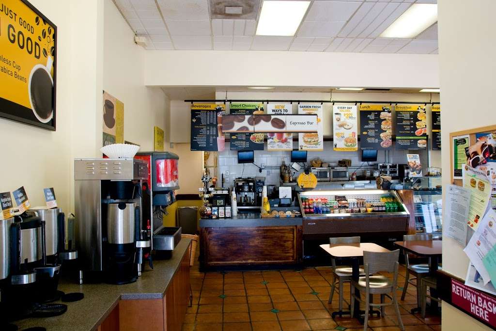 Einstein Bros. Bagels | 9929 S Military Trail, Boynton Beach, FL 33436, USA | Phone: (561) 364-1599