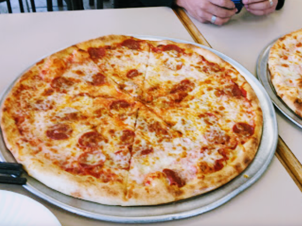 Vitos Original Pizza | 110 MO-7, Blue Springs, MO 64014, USA | Phone: (816) 220-3445