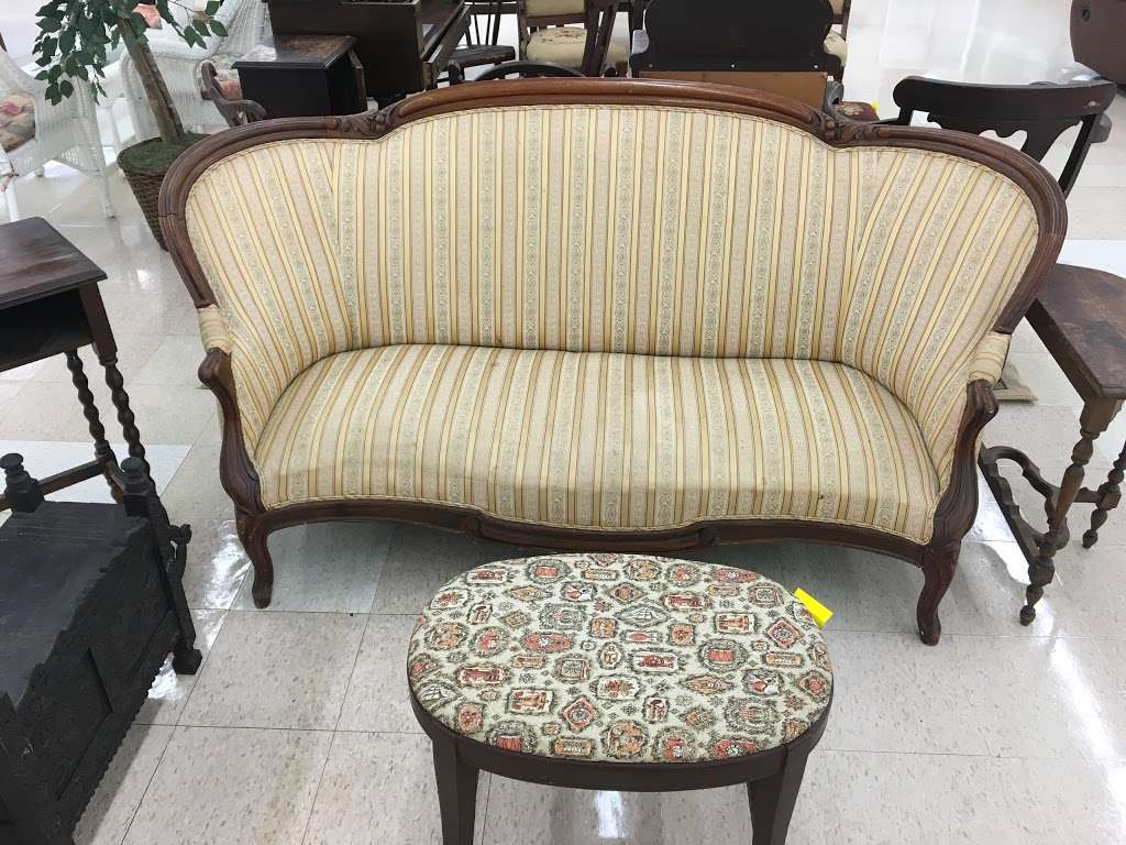 Liberty Thrift & Home Furnishings | 2200 E High St, Pottstown, PA 19464, USA | Phone: (484) 624-3322