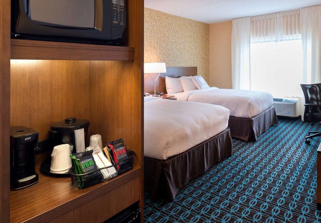 Fairfield Inn & Suites by Marriott Orlando East/UCF Area | 3420 Lake Lynda Dr, Orlando, FL 32817, USA | Phone: (407) 270-6480