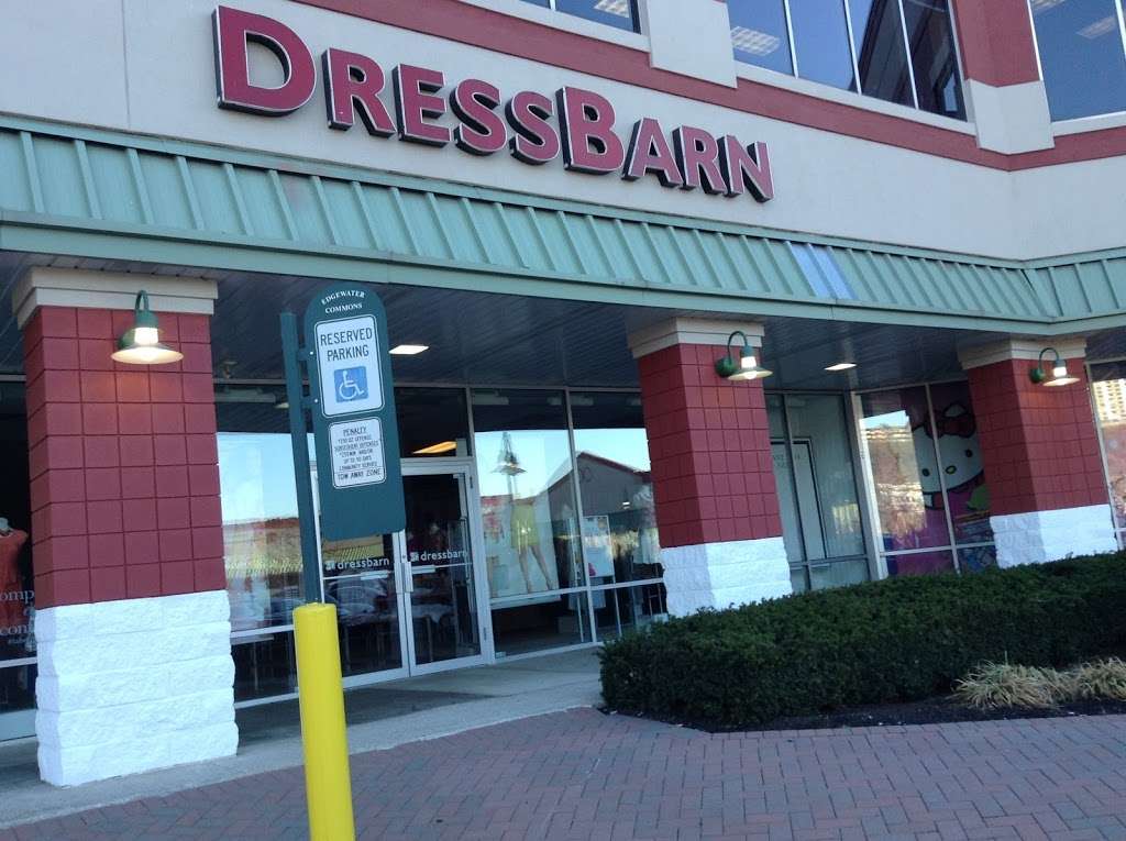 dressbarn | 513 River Rd, Edgewater, NJ 07020, USA | Phone: (201) 943-5885