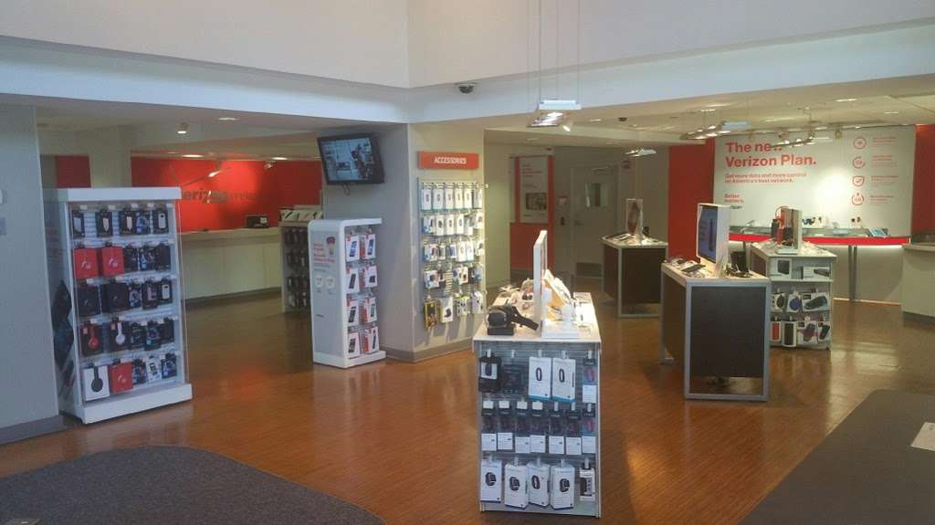 Verizon | 1187 3rd Ave, New York, NY 10021, USA | Phone: (212) 606-4700