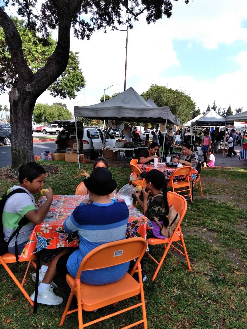 Huntington Park Farmers Market | 6938-7198 Bissell St, Huntington Park, CA 90255, USA | Phone: (562) 344-5482