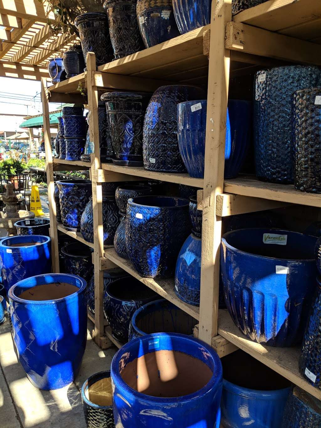 Armstrong Garden Centers | 12920 W Magnolia Blvd, Sherman Oaks, CA 91423, USA | Phone: (818) 761-1522