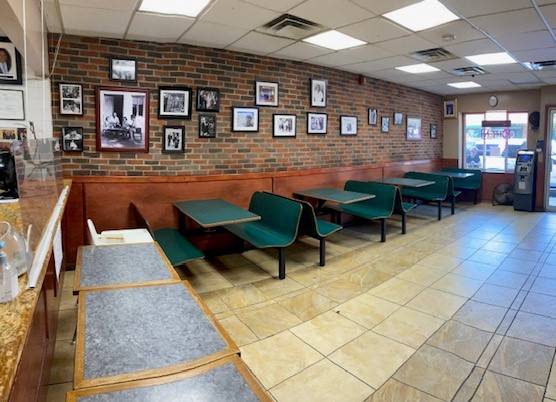 Larry & Joes Pizzeria | 533 Newark Ave, Jersey City, NJ 07306, USA | Phone: (201) 656-0073