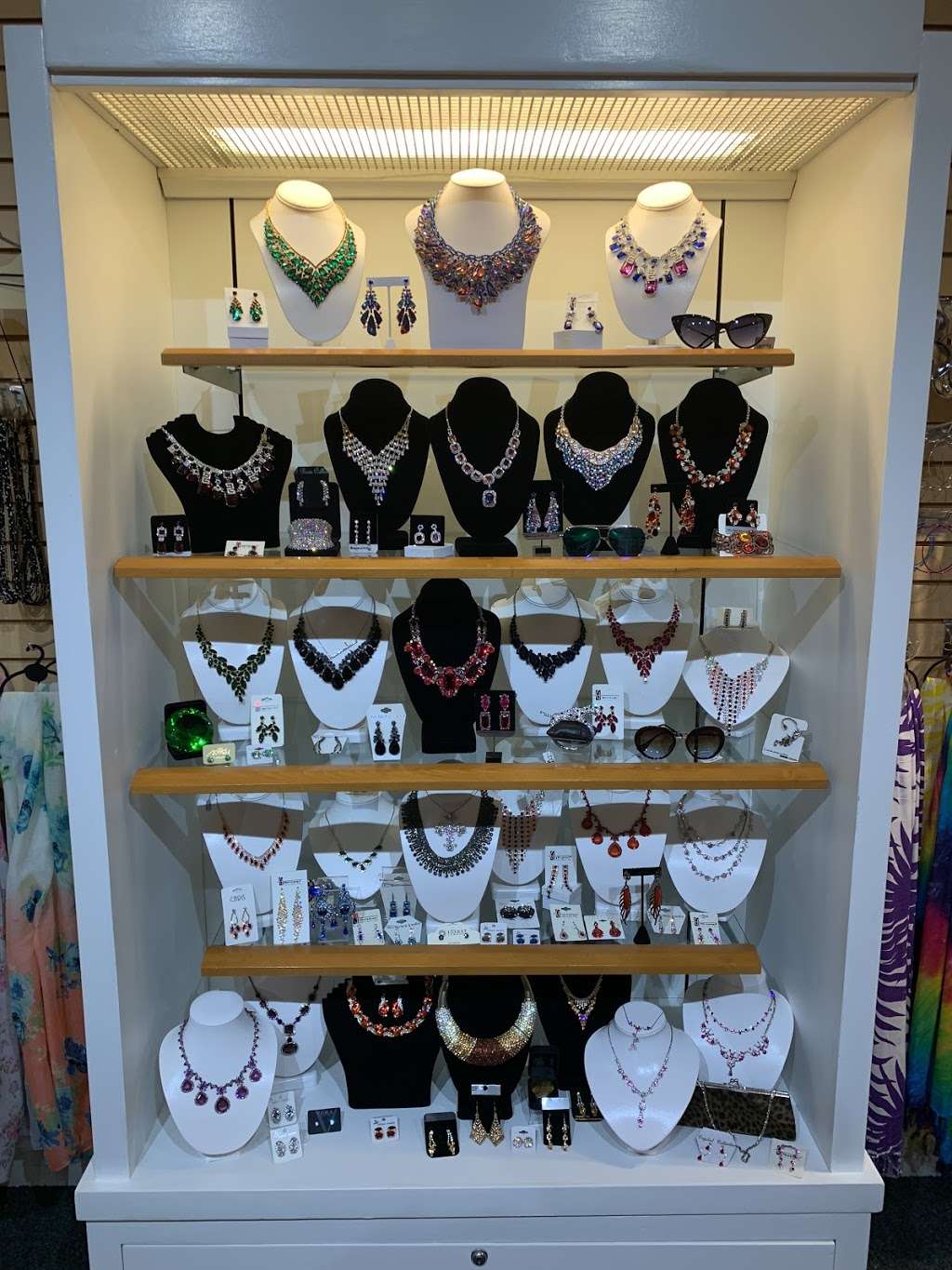 Ayashinju Jewelry | B, 2590 Mercantile Way Unit 19, Barstow, CA 92311, USA | Phone: (760) 881-0790