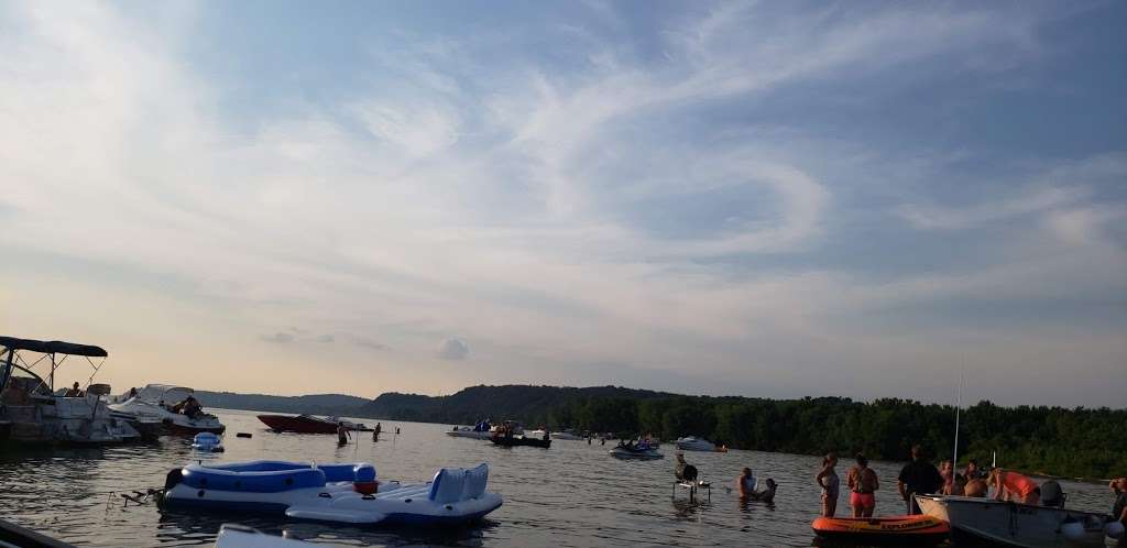 The Sandbar | Clarke Lake, Wrightsville, PA 17368, USA | Phone: (717) 626-0228