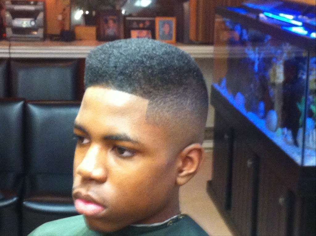 Daves Cut Above Barber Shop | 416 W 144th St, Riverdale, IL 60827, USA | Phone: (708) 201-8141