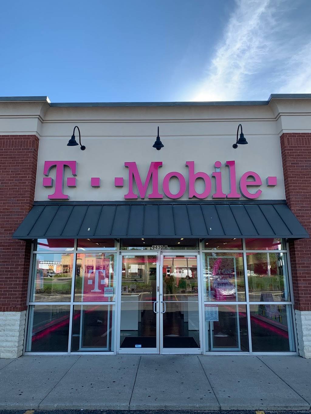 T-Mobile | 9430 Colerain Ave, Cincinnati, OH 45251, USA | Phone: (513) 923-1172