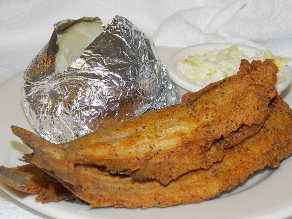 Captains Galley Seafood-HICKORY | 1261 16th St NE, Hickory, NC 28601, USA | Phone: (828) 327-0555