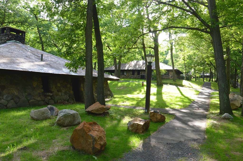 Bear Mountain Inn and Overlook Lodge | 3020 Seven Lakes Drive, Tomkins Cove, NY 10986, USA | Phone: (855) 548-1184