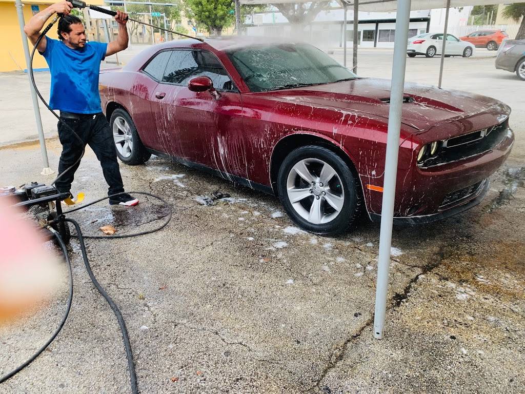 El nica vs la ecuatoriana car wash | 5780 NW 7th Ave, Miami, FL 33127, USA | Phone: (786) 805-9837